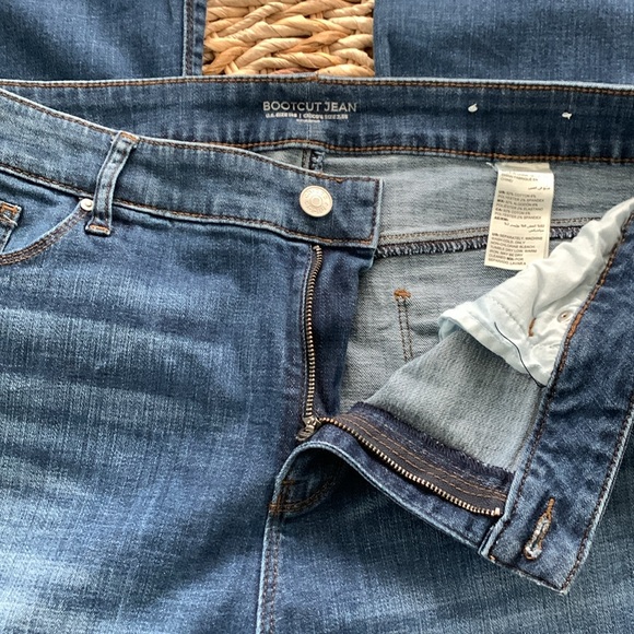 Chico’s Bootcut Jean 14 Short - Picture 10 of 14